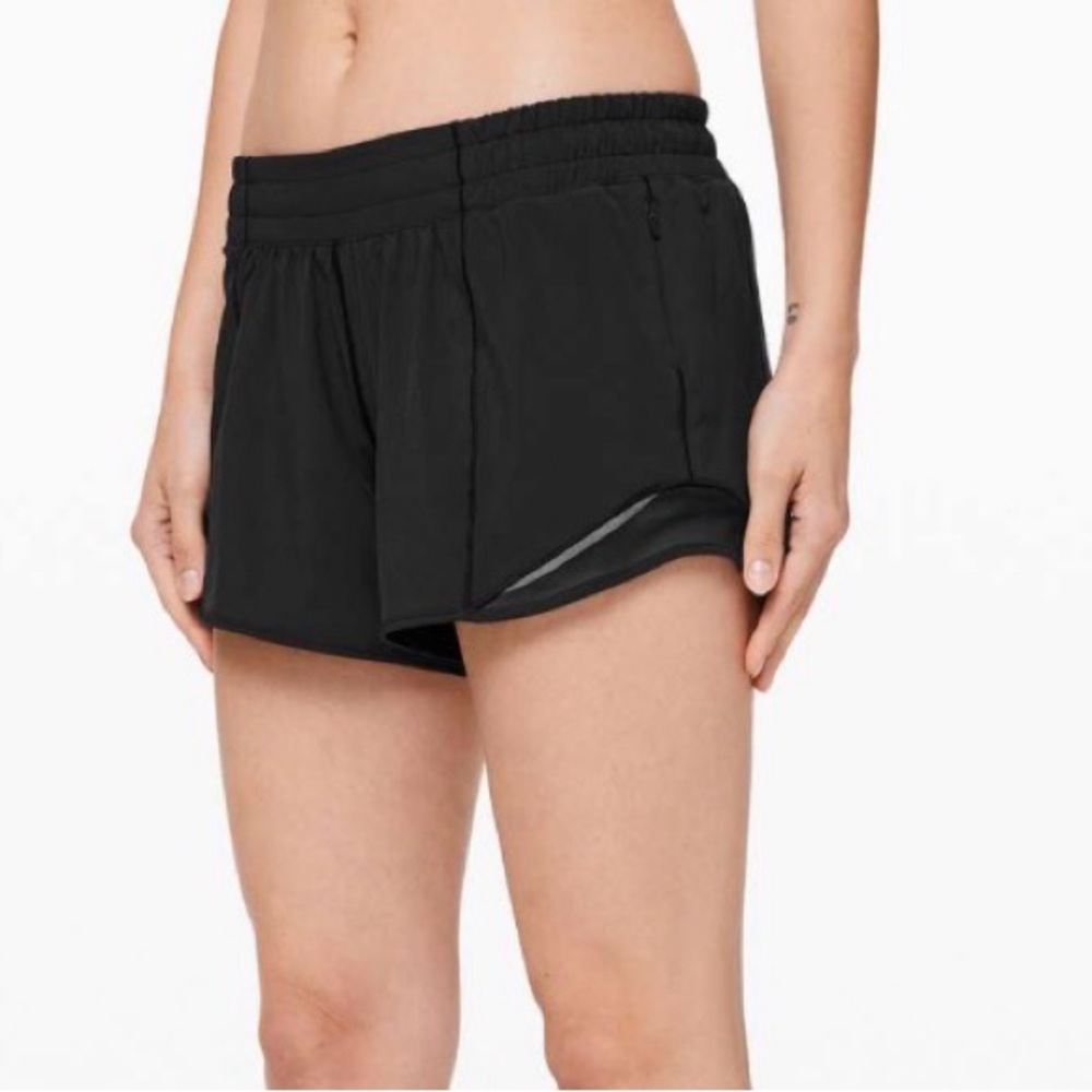 Lululemon Hotty Hot Short II Long 4” Black Size 4 CW7ARLT